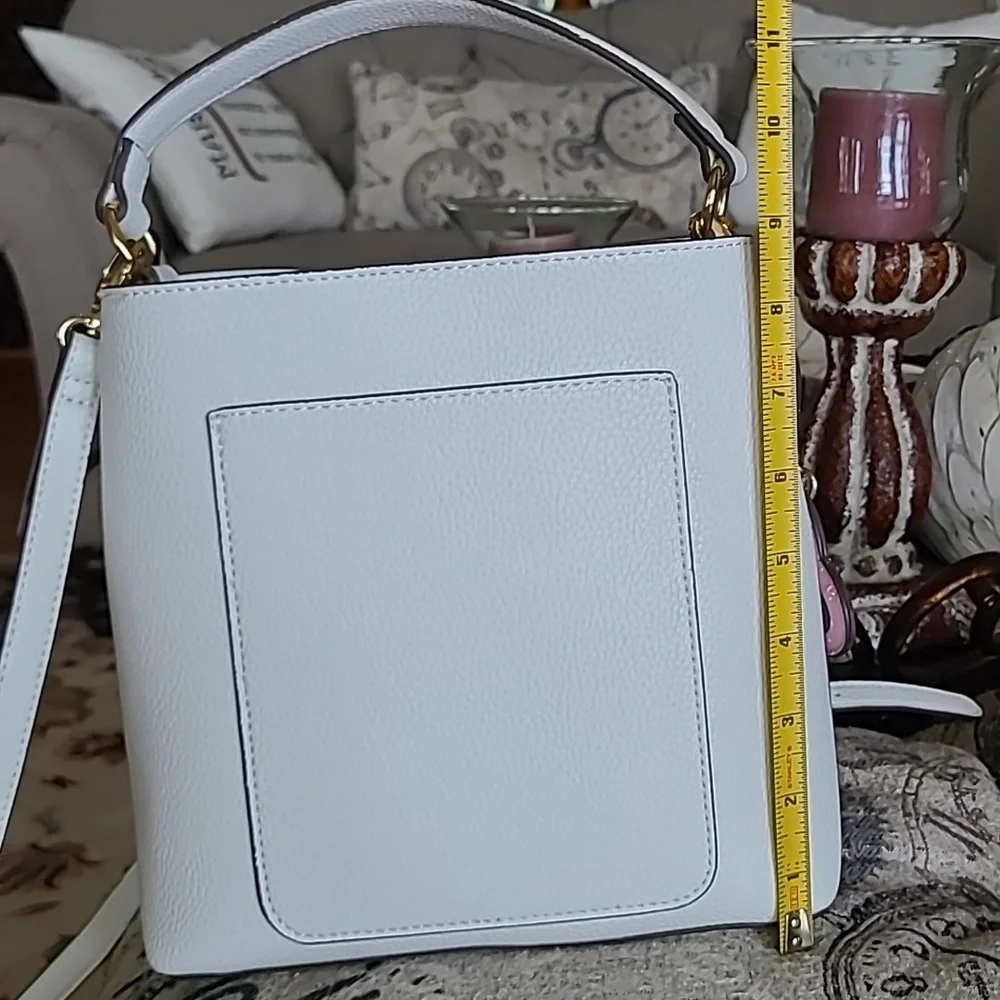 NWT Nanette Lepore White Loraine Bucket Bag with keyring mirror - Picture 4 of 8